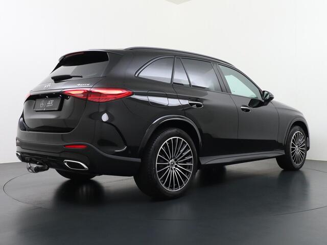Mercedes-Benz GLC-KLASSE 300e 4MATIC Sport Edition | Massagestoelen Voorin | Luchtvering | Achterasbesturing | Distronic Cruise Control | Memorystoelen | Panorama - Schuifdak | Head-Up Display | Burmester Surround Sound