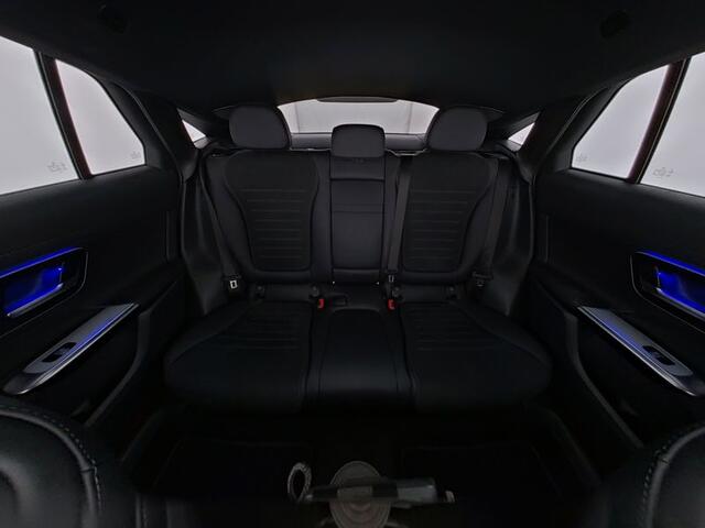 Mercedes-Benz GLC-KLASSE Coupé 300 e 4MATIC AMG Nightpakket Plug-In Hybride | Trekhaak | Panoramadak | Alarm | Burmester® | Memory | 360° Camera | Stuur en Stoelverwarming | Inclusief 24 maanden Mercedes-Benz Certified garantie voor Europa.