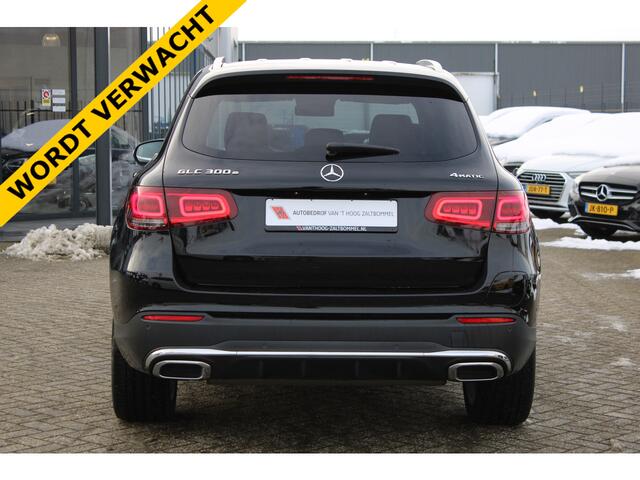 Mercedes-Benz GLC-KLASSE 300e 4MATIC AMG Line LEDER SFEER CARPLAY CAMERA 20''