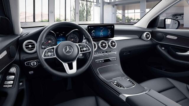 Mercedes-Benz GLC-KLASSE 300e 4MATIC Business Solution Luxury | Panoramadak | Distronic | Keyless | LED verlichting | Achteruitrijcamera | Stoelverwarming |