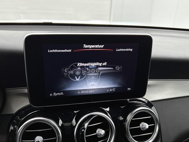 Mercedes-Benz GLC-KLASSE GLC-Coupé 300 4-MATIC AMG | Night pakket | Schuifdak | Treeplanken | Burmester Sound | 360gr Camera | Lederen bekleding | ALL SEASONS banden