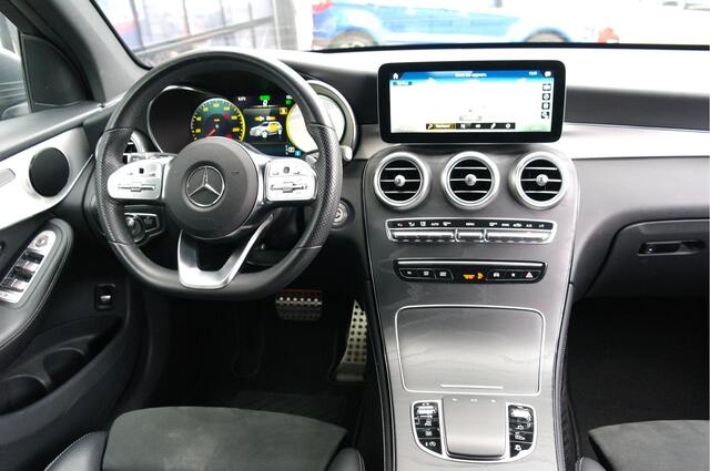 Mercedes-Benz GLC-KLASSE 200 Premium AMG | Dealer onderhouden | NL-Auto | Carplay | LED