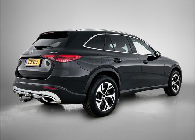Mercedes-Benz GLC-KLASSE 300 e 4MATIC Plug-In Hybride Trekhaak | Ledkoplampen | Memory Voorstoelen | Achteruitrijcamera | Sfeerverlichting | Dodehoekassistent. Inclusief 24 maanden Mercedes-Benz Certified garantie voor Europa.