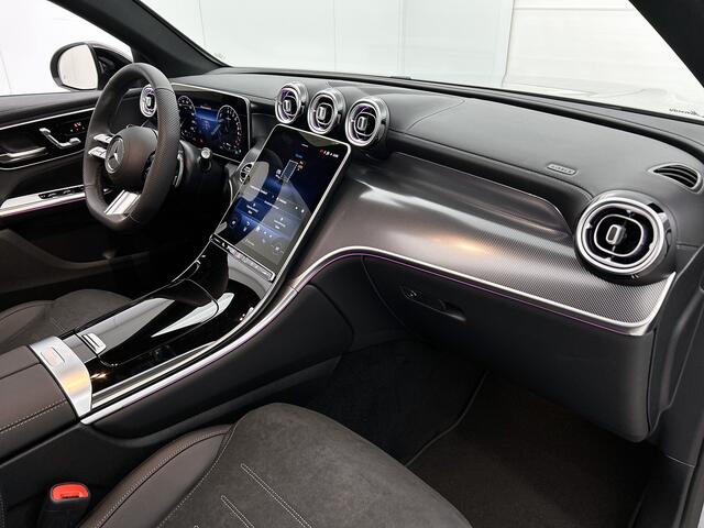 Mercedes-Benz GLC-KLASSE Coupé 300e 4MATIC Business Solution AMG | Premium Pakket | Panoramaschuifdak | Trekhaak | Treeplanken | Nightpakket | AMG Spoiler | 20 inch AMG velgen | 360°-camera | DIGITAL LIGHT | Augmented Reality navigatie |