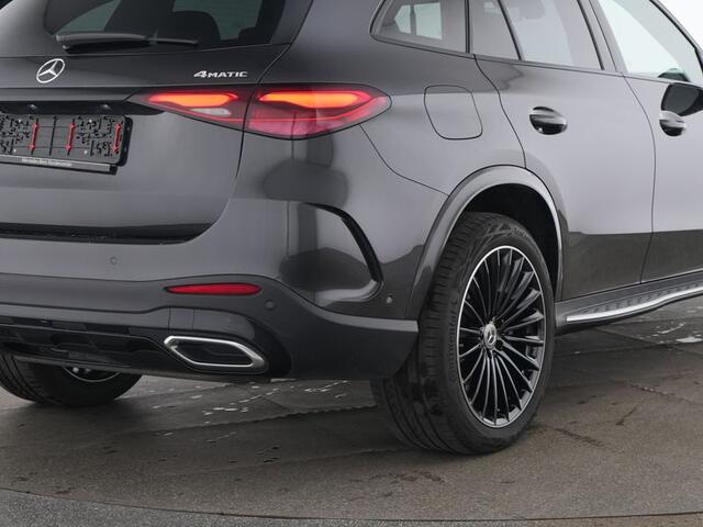 Mercedes-Benz GLC-KLASSE 300 e 4MATIC AMG Plug-In Hybride AMG Line | Night Pakket | Trekhaak | Panorama Schuif-Kanteldak | Offroad-Techniek Pakket | Distronic. Inclusief 24 maanden MB Certified garantie voor Europa.