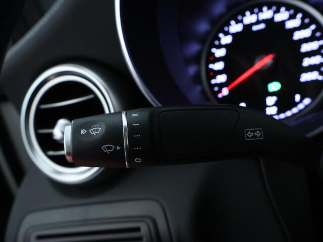 Mercedes-Benz GLC-KLASSE 300 e 4-MATIC AMG Nightpakket | Schuifdak | 360°-camera | Stoelverwarming voor en achter | Sfeerverlichting | Dodehoek Assistent | Inclusief 24 maanden Mercedes-Benz Certified garantie voor Europa.