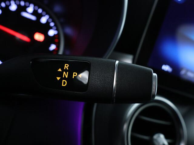 Mercedes-Benz GLC-KLASSE 300 e 4-MATIC AMG Nightpakket | Schuifdak | 360°-camera | Stoelverwarming voor en achter | Sfeerverlichting | Dodehoek Assistent | Inclusief 24 maanden Mercedes-Benz Certified garantie voor Europa.