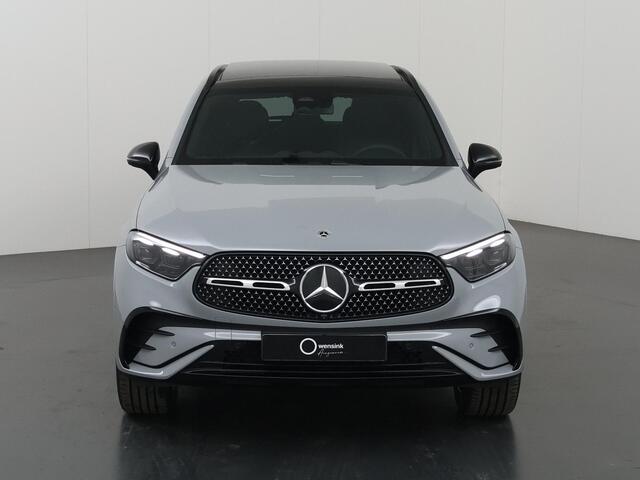 Mercedes-Benz GLC-KLASSE 300e 4MATIC Sport Edition | Panoramaschuifdak | Premium pakket | Nightpakket | Trekhaak | 360° camera | Dodehoekassistent | DIGITAL LIGHT |