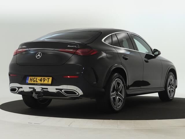 Mercedes-Benz GLC-KLASSE Coupé 300 e 4Matic AMG Plug-In Hybride | Trekhaak | Sfeerverlichting | Car Play | Parkeerpakket met Camera | Stuur en Stoelverwarming | Inclusief 24 maanden Mercedes-Benz Certified garantie voor Europa.