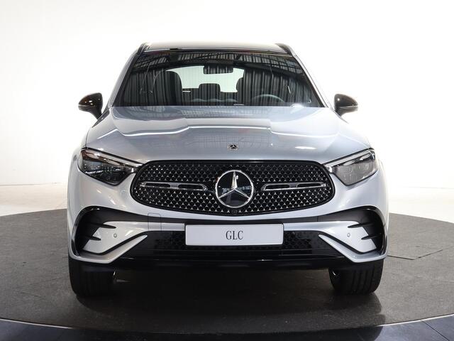 Mercedes-Benz GLC-KLASSE 300e 4MATIC Sport Edition | Panoramaschuifdak | Premium pakket | Nightpakket | 360° camera | Dodehoekassistent | DIGITAL LIGHT | Trekhaak |