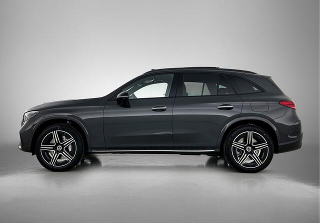 Mercedes-Benz GLC-KLASSE 300e 4MATIC Sport Edition | Premium pakket | Nightpakket | Rijassistentiepakket Plus | Treeplanken | Trekhaak | 360°-camera | Augmented Reality navigatie | DIGITAL LIGHT | Memorypakket |