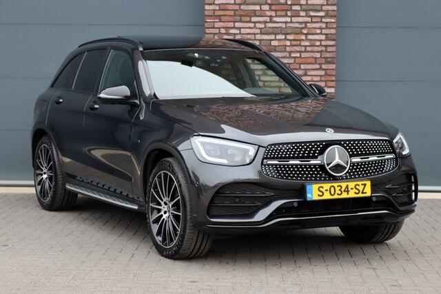 Mercedes-Benz GLC-KLASSE 300e 4MATIC AMG Line Premium+ | Luchtvering | Massage | Panoramadak | Trekhaak | Distronic+ | Stoelverwarming V+A | Memory | Surround Camera | Burmester | Augmented Reality |