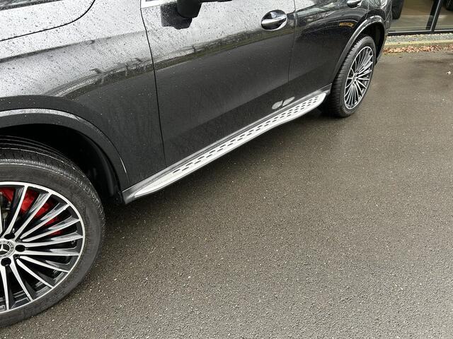 Mercedes-Benz GLC-KLASSE 300e AMG 4Matic // Panorama dak // Burmester // Memory // 360 Camera // 20 inch // Treeplanken // Sfeerverlichting // Keyless