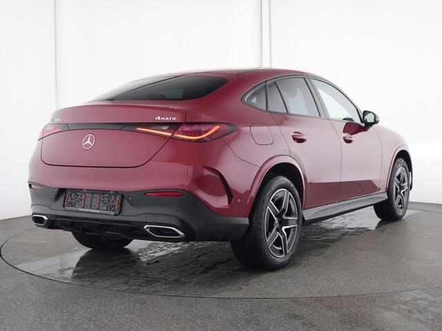 Mercedes-Benz GLC-KLASSE Coupé 300 e 4MATIC AMG Nightpakket | Panoramadak | Trekhaak | Rijassistentiepack / Distronic | 360° Camera | Stuur en Stoelverwarming | Inclusief 24 maanden Mercedes-Benz Certified garantie voor Europa.