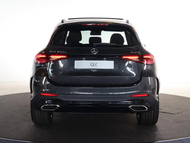 Mercedes-Benz GLC-KLASSE 300e 4MATIC Sport Edition | Panoramaschuifdak | Premium pakket | Nightpakket | 360° camera | Dodehoekassistent | DIGITAL LIGHT |