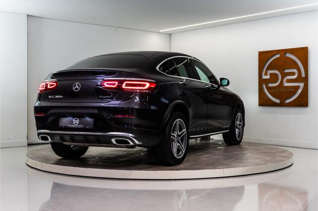 Mercedes-Benz GLC-KLASSE Coupé 300e 4MATIC Premium+ 320PK | Pano | Burmester | Sfeer | Carplay | Keyless | 12 MND Garantie