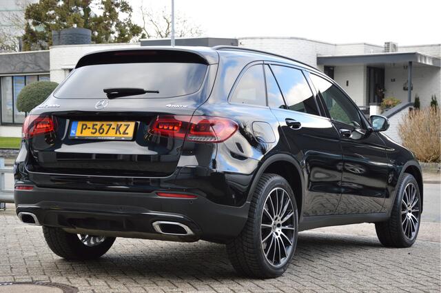 Mercedes-Benz GLC-KLASSE 300e 4MATIC AMG-LINE | NIGHT PAKKET | LED | PANORAMADAK | TREKHAAK | DAB | ENZ
