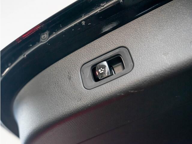 Mercedes-Benz GLC-KLASSE GLC 300e 4MATIC AMG Line | Trekhaak | Leder | stoelventilatie