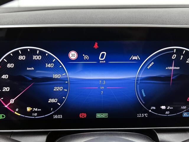 Mercedes-Benz GLC-KLASSE 300e 4MATIC Business Solution Luxury | Panoramaschuifdak | Trekhaak | Smartphone integratie | Easypack achterklep | URBAN GUARD voertuigbescherming plus | Stoelverwarming voor |