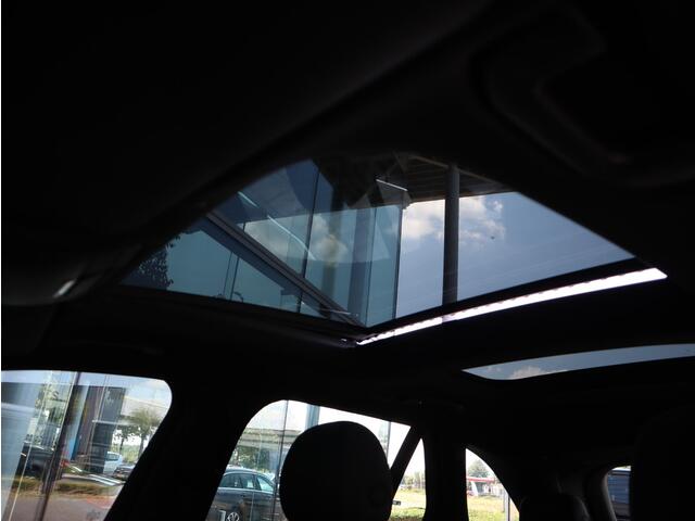 Mercedes-Benz GLC-KLASSE 300e 4MATIC AMG line | Panoramadak | Burmester | Memory Seats | Camera | Navigatie | Automaat