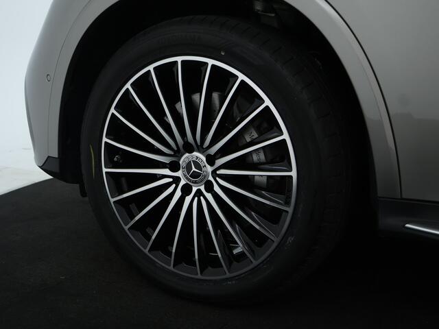 Mercedes-Benz GLC-KLASSE 300 e 4MATIC AMG Plug-In Hybride | Luchtvering | Panoramadak | Rijassistentiepakket plus | Memory | 360 gr Camera | Winterpakket | Inclusief 24 maanden Mercedes-Benz Certified garantie voor Europa.