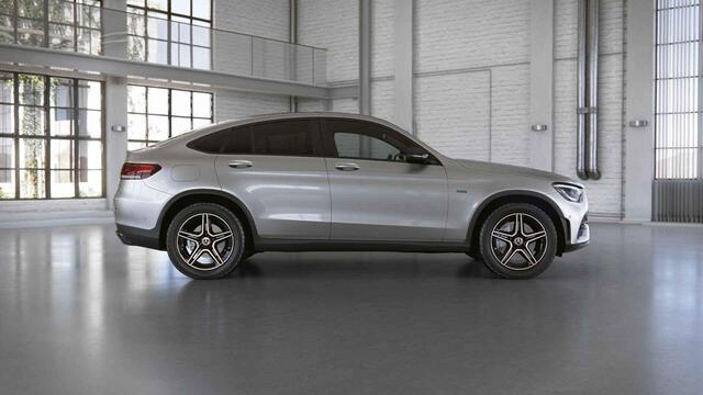 Mercedes-Benz GLC-KLASSE Coupé 300e 4MATIC Premium Plus | AMG | Schuif/kanteldak | Trekhaak | Night | Beige leder | Headup | Multibeam |