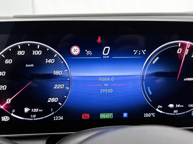 Mercedes-Benz GLC-KLASSE 300 e 4MATIC AMG Plug-In Hybride | 360 graden Camera | Memory seats | Schuifkanteldak | Sfeerverlichting | Chroompakket | Keyless entry Inclusief 24 maanden MB Certified garantie voor Europa.