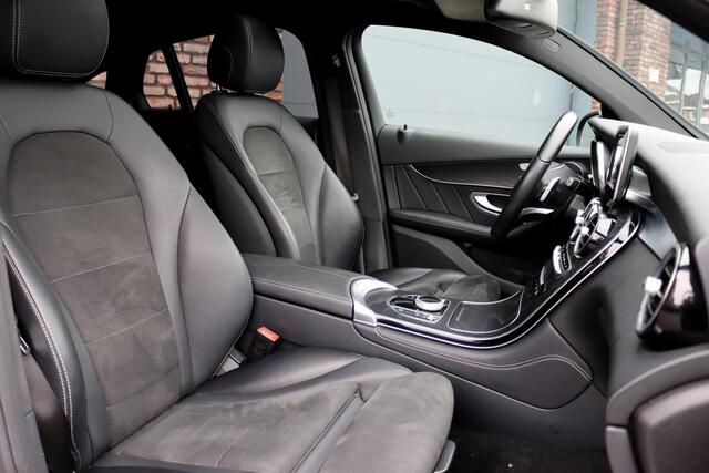 Mercedes-Benz GLC-KLASSE Coupé 250 4MATIC AMG Line | Schuifdak | Dodehoekassistent | Nightpakket | Stoelverwarming | Camera | Zitcomfortpakket | Navigatie | Cruise Control | High Perf. LED |