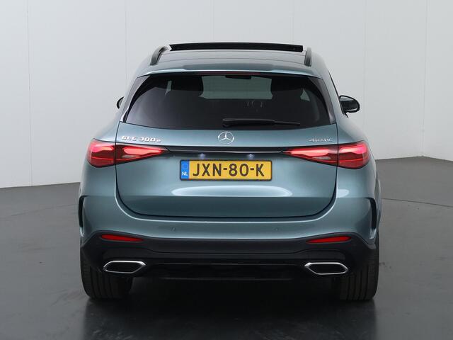 Mercedes-Benz GLC-KLASSE 300e 4MATIC AMG Line | Night | Panoramadak | Trekhaak | Memory | Rijassistentiepakket Plus |