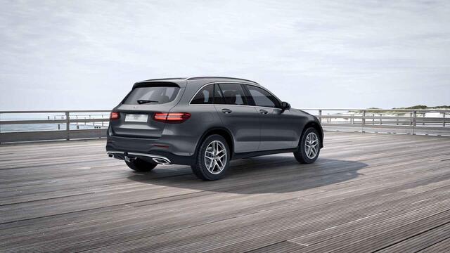 Mercedes-Benz GLC-KLASSE 250 4MATIC Premium | AMG | Panoramadak | Trekhaak | Stoelverwarming | 360 graden camera |