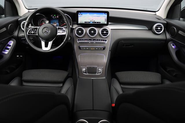 Mercedes-Benz GLC-KLASSE 300e 4MATIC AMG Line | Panoramadak | Trekhaak | Multibeam LED | Stoelverwarming | Camera | Dodehoekassistent | Spoorpakket | Sfeerverlichting | Zitcomfortpakket |