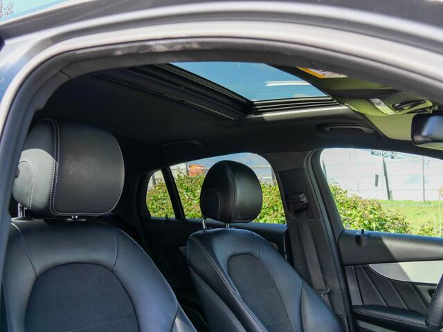 Mercedes-Benz GLC-KLASSE Coupé 250 4MATIC Premium AMG | PANODAK | 20" |