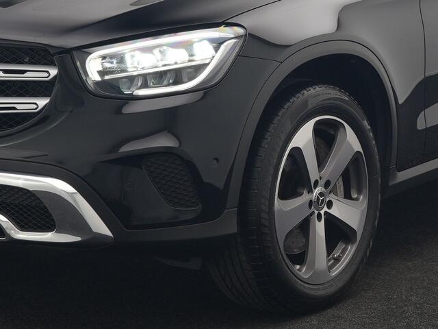 Mercedes-Benz GLC-KLASSE 300e 4MATIC Premium Plug In Hybrid 320pk Dealer O.H. PHEV | Adaptive Cruise | Camera | Lederen Sportstoelen Verwarmd | Apple Carplay | Navigatie | Blis | DAB | 19"L.M |