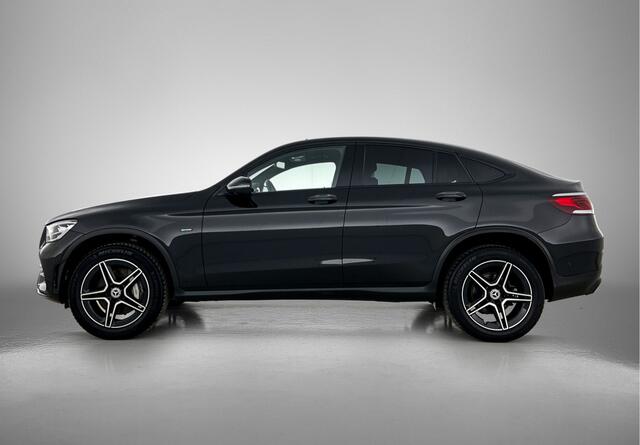 Mercedes-Benz GLC-KLASSE 300e 4MATIC Premium | Schuifdak | 360°-camera | Trekhaak | Nightpakket | Digitale Cockpit | Inclusief 24 maanden MB Certified garantie voor Europa.
