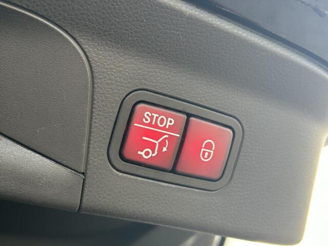 Mercedes-Benz GLC-KLASSE Coupé 300e 4MATIC Business Solution AMG | Panoramadak | Apple Carplay | Keyless Entry