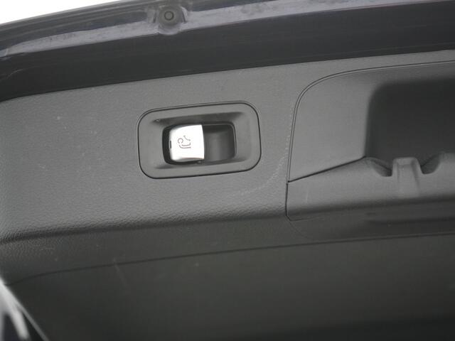 Mercedes-Benz GLC-KLASSE 300e 4MATIC Business Solution Luxury Plug In Hybrid 320pk Dealer O.H. PHEV | Trekhaak Af Fabriek | Head Up | Camera | Lederen Sportstoelen Memory & Verwarmd | Apple Carplay | Navigatie | DAB | Cruise Control |