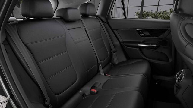 Mercedes-Benz GLC-KLASSE 300e 4MATIC Luxury Line | Panoramadak | Trekhaak | Rij assistentiepakket | Winter pakket |