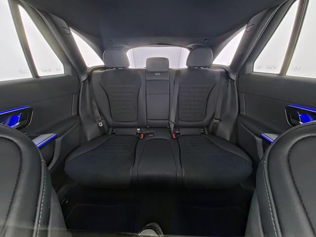 Mercedes-Benz GLC-KLASSE 300 e 4MATIC AMG Plug-In Hybride AMG Line | Night Pakket | Digital Licht | Trekhaak | Distronic | Memory Voorstoelen | Stoel en Stuurverwarming. Inclusief 24 maanden Mercedes-Benz Certified garantie voor Europa.