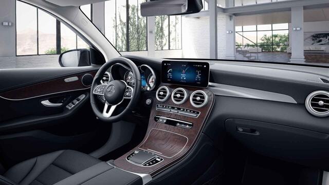 Mercedes-Benz GLC-KLASSE 300e 4MATIC Business Solution AMG | AMG | Night | Panoramadak | Trekhaak | Stoelverwarming |