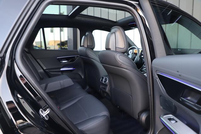 Mercedes-Benz GLC-KLASSE 300e AMG 4-Matic | 313PK | Massage | Keyless-go | Sfeerverlichting | Pano | Distronic+ | Stuurwielverw. | Stoelkoeling | 2024.