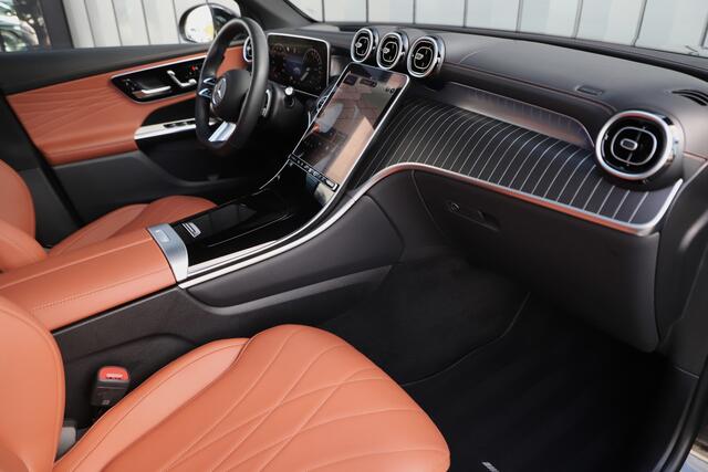 Mercedes-Benz GLC-KLASSE 400e AMG 4-Matic | 381PK | Achterasbesturing | Head-up | Luchtvering | Burmester | Keyless-go | Leder exclusief | Sfeerverlichting | 2024.