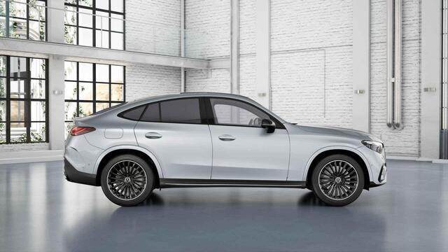 Mercedes-Benz GLC-KLASSE 300e 4MATIC Sport Edition | AMG | Panoramaschuifdak | Premium pakket | Nightpakket | Treeplanken | 360° camera | Dodehoekassistent | DIGITAL LIGHT |