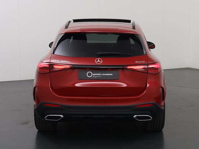 Mercedes-Benz GLC-KLASSE 300e 4MATIC Sport Edition | AMG | Panoramaschuifdak | Premium pakket | Trekhaak | 20" AMG-velgen |