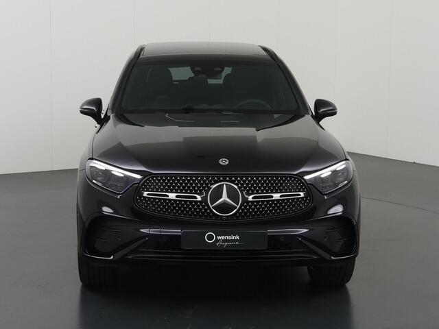 Mercedes-Benz GLC-KLASSE 300e 4MATIC Sport Edition | AMG | Panoramaschuifdak | Premium Plus | Rijassistentiepakket plus | Head-up display | Burmester | Nightpakket | Trekhaak |