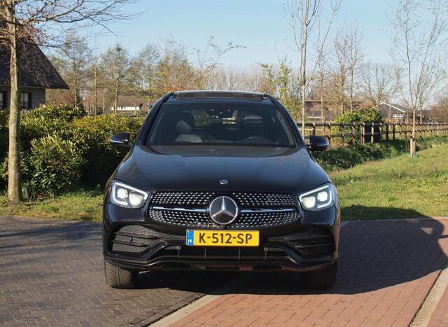 Mercedes-Benz GLC-KLASSE 300e 4MATIC Business Solution AMG | Panoramadak | Trekhaak | 360 Camera | Sfeerverlichting | Burmester |
