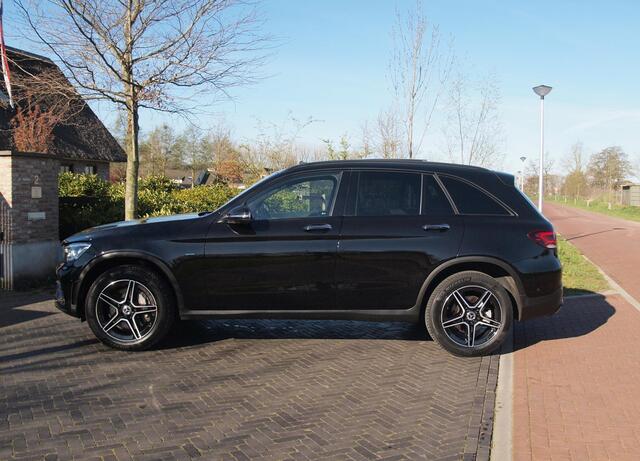 Mercedes-Benz GLC-KLASSE 300e 4MATIC Business Solution AMG | Panoramadak | Trekhaak | 360 Camera | Sfeerverlichting | Burmester |