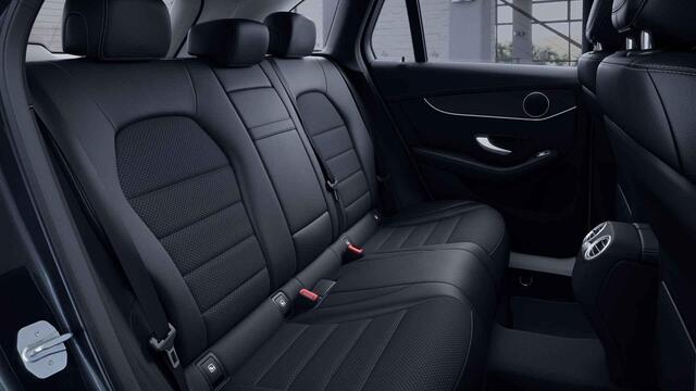 Mercedes-Benz GLC-KLASSE 300e 4MATIC Premium Plus | Panoramadak | Trekhaak | Distronic | 360 camera | Multibeam LED | Stoelverwarming |