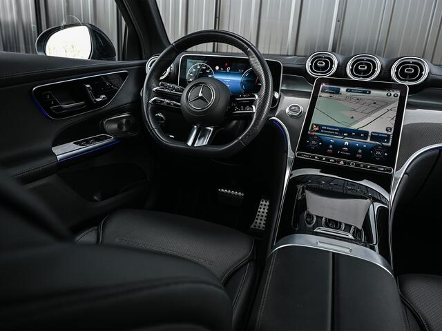 Mercedes-Benz GLC-KLASSE 300e 4MATIC AMG Line | Panoramadak | Burmester | Night pack | Head-up | 360 camera | Digital light | Keyless | Stoelverwarming | Ambiance interieur