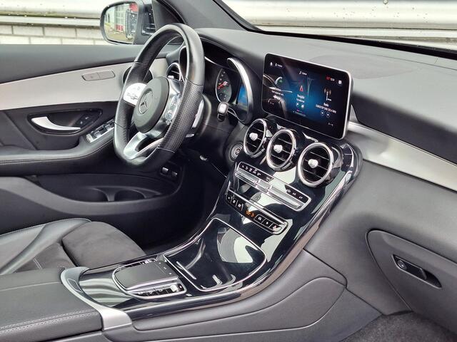 Mercedes-Benz GLC-KLASSE 300e 4MATIC | Panoramadak | Trekhaak | Rijassistentiepakket | 360° Camera | Stoelverwarming | Dodehoekassistentie | Elektrische achterklep