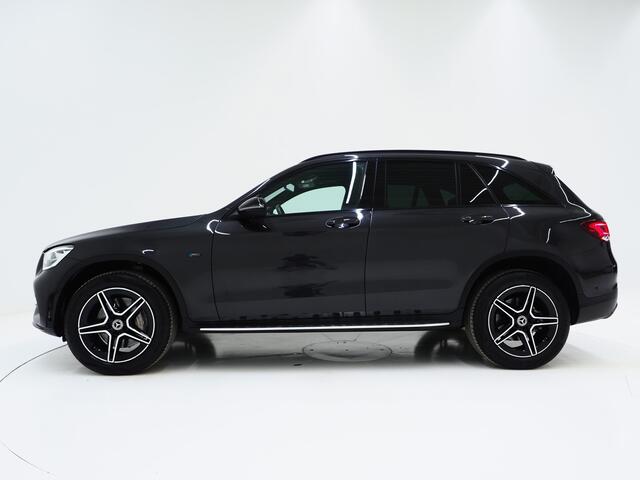 Mercedes-Benz GLC-KLASSE 300e 4MATIC AMG Full Black | Panoramadak | Treeplanken | Camera | Virtual | Sportstuur | Cruise | DAB | Carplay